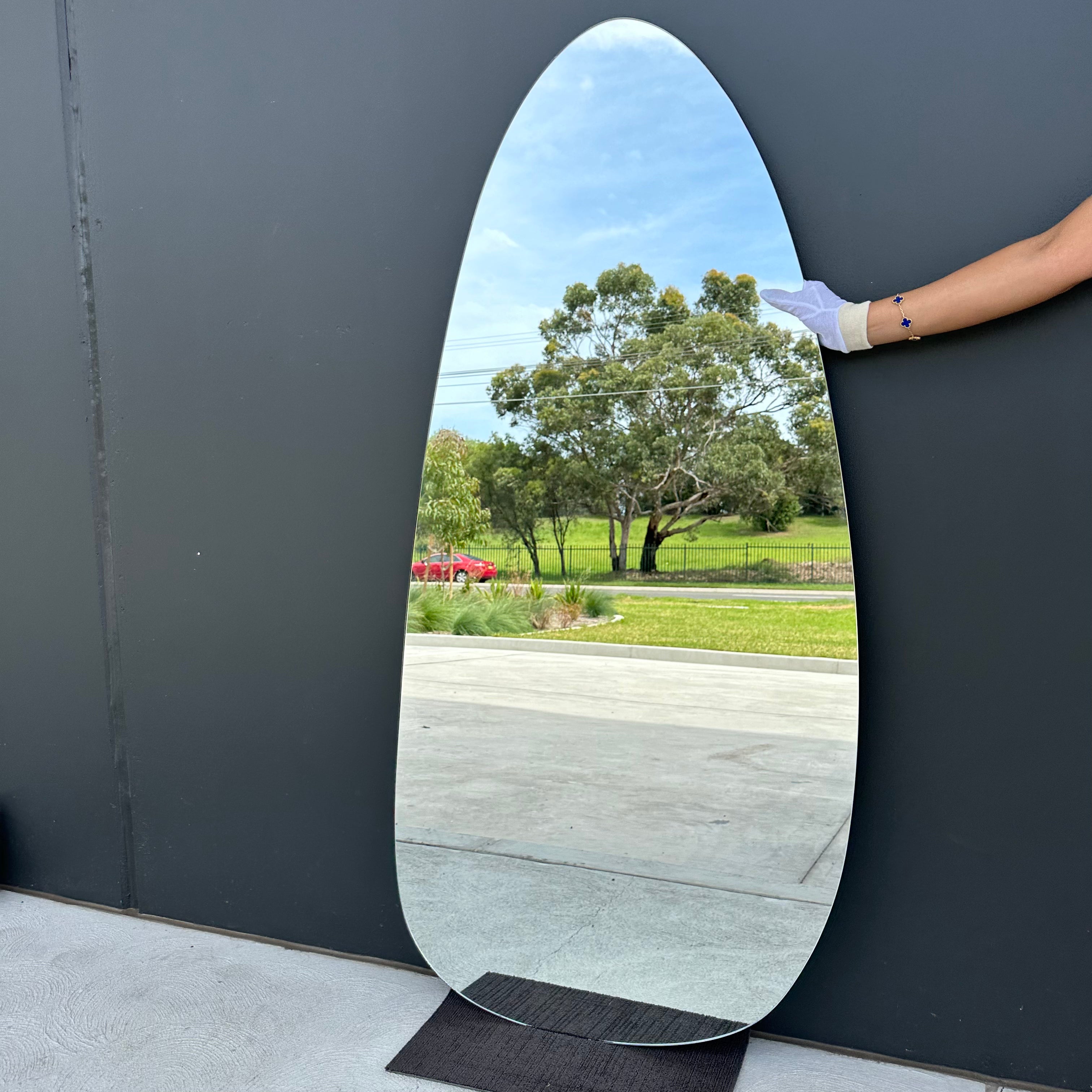 Shop Curved Mirrors Elegant Designs For Sophisticated Decor Mirror shop-curved-mirrors-elegant-designs-for-sophisticated-decor-mirror